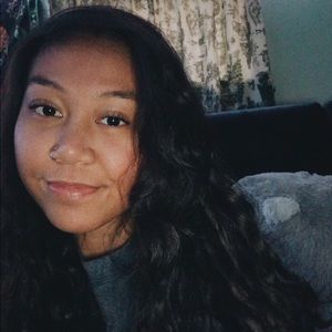 Meet your Posher, Gyla